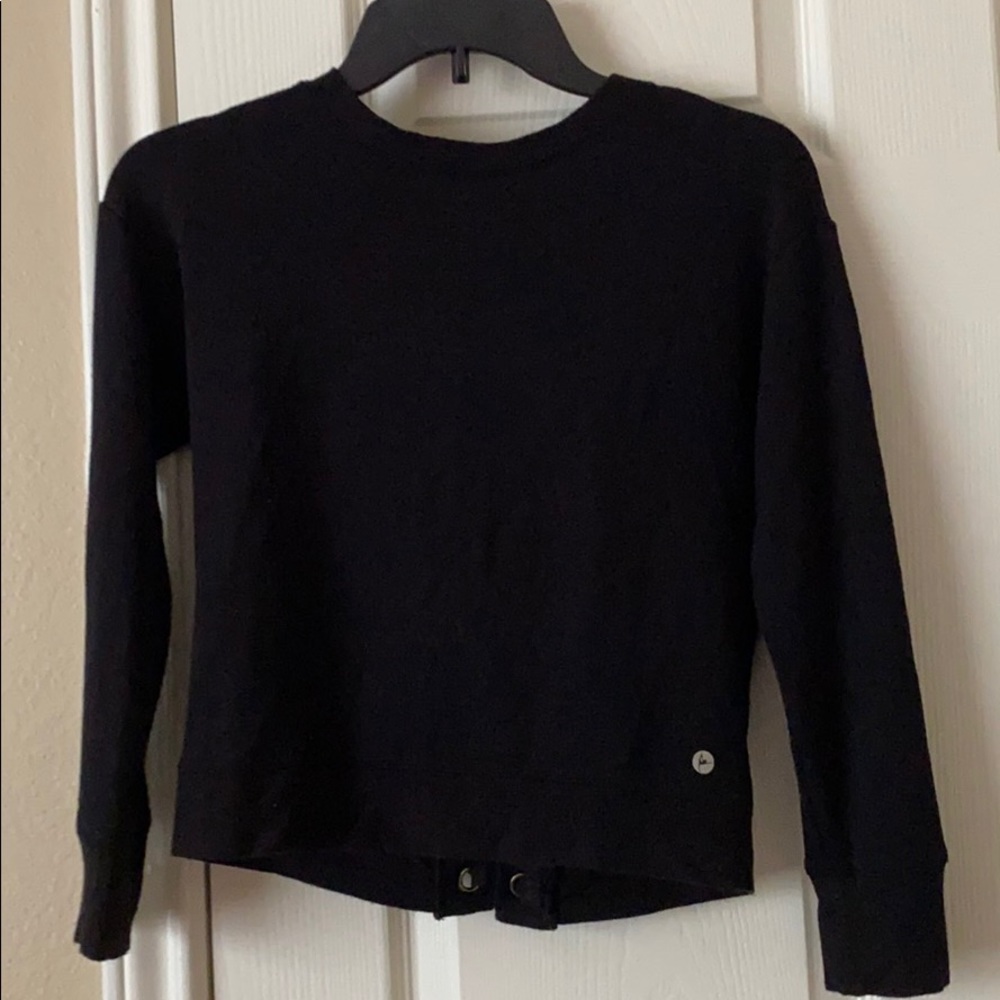 All black crop top.